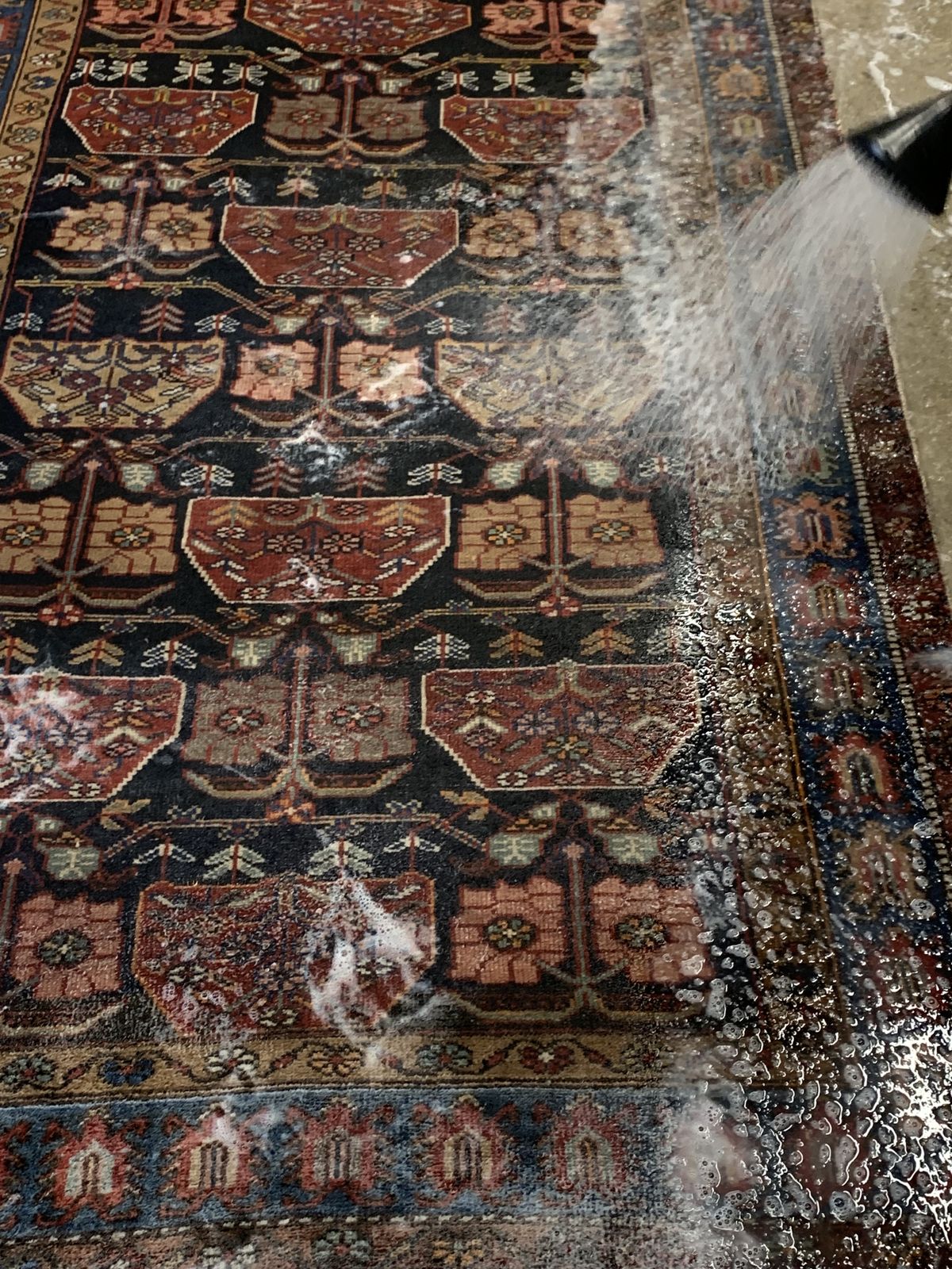 , Nettoyage de tapis anciens à Paris